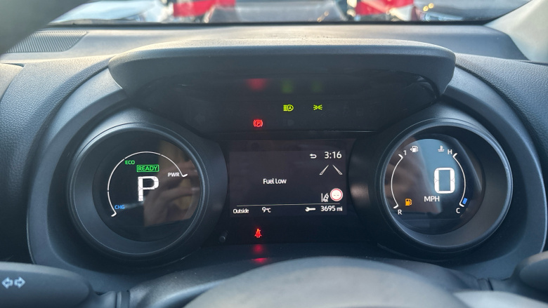 Toyota Yaris 1.5 Hybrid Design 5dr CVT Hybrid Hatchback